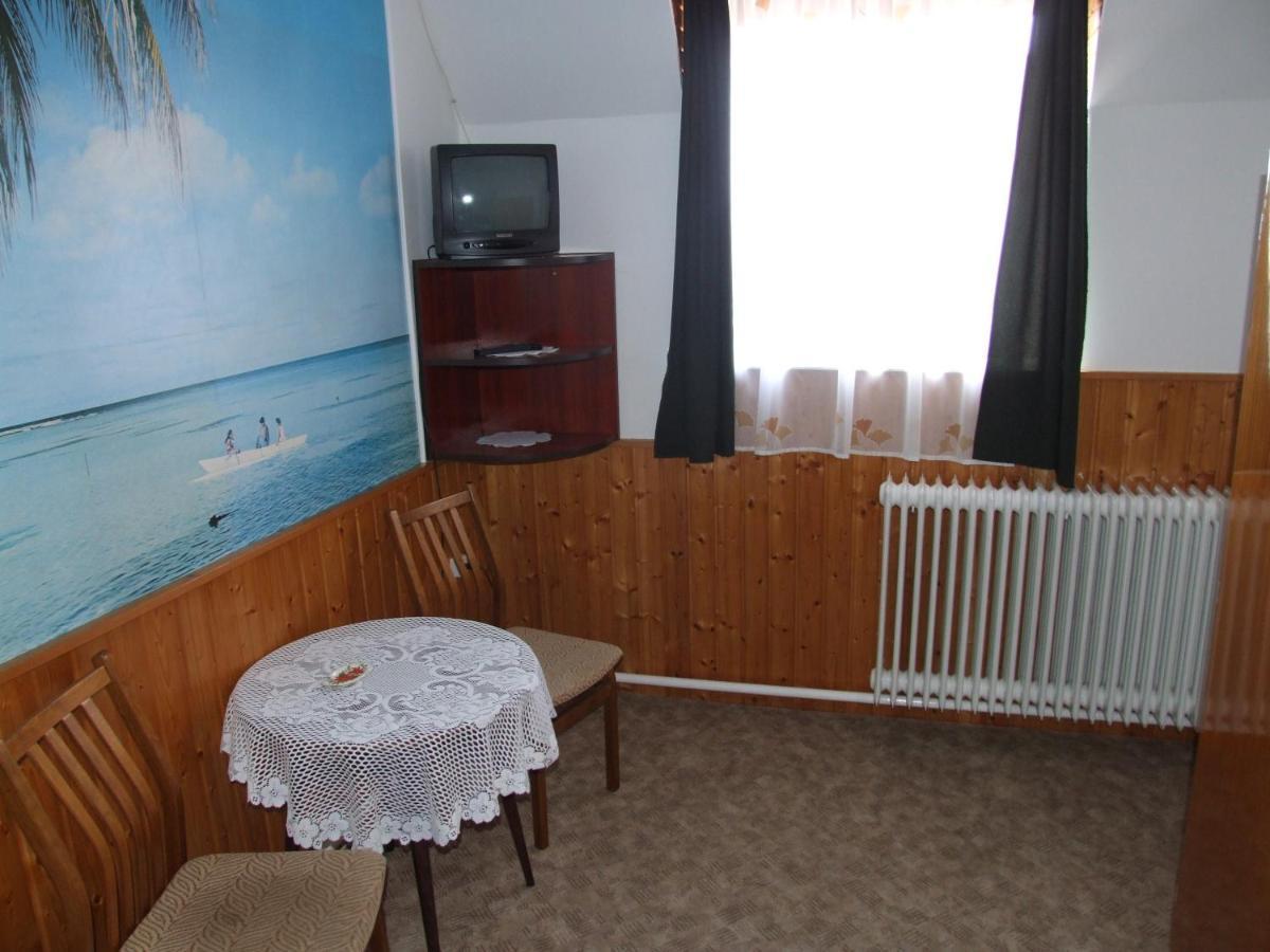 Revesz Vendeghaz Hotel Harkány Exterior foto