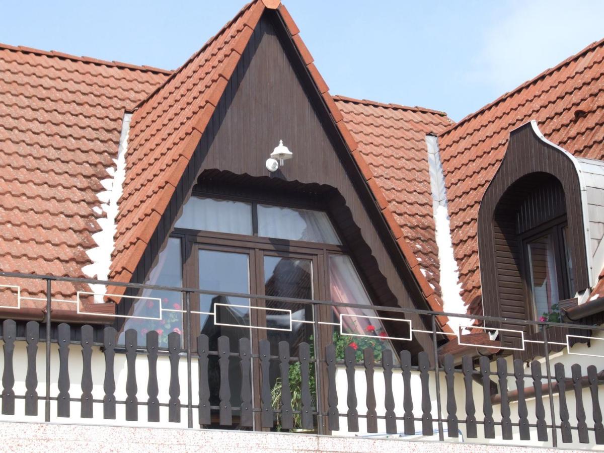 Revesz Vendeghaz Hotel Harkány Exterior foto