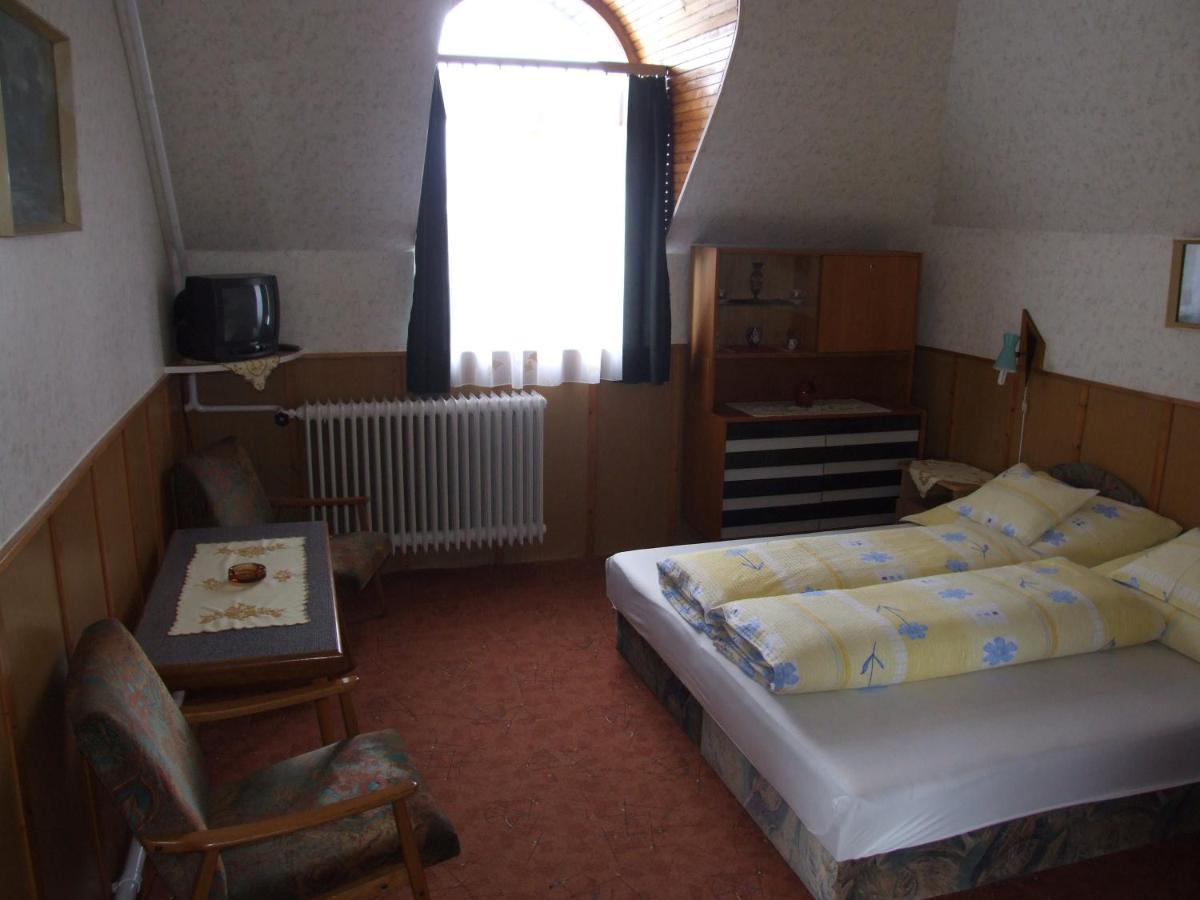 Revesz Vendeghaz Hotel Harkány Cameră foto